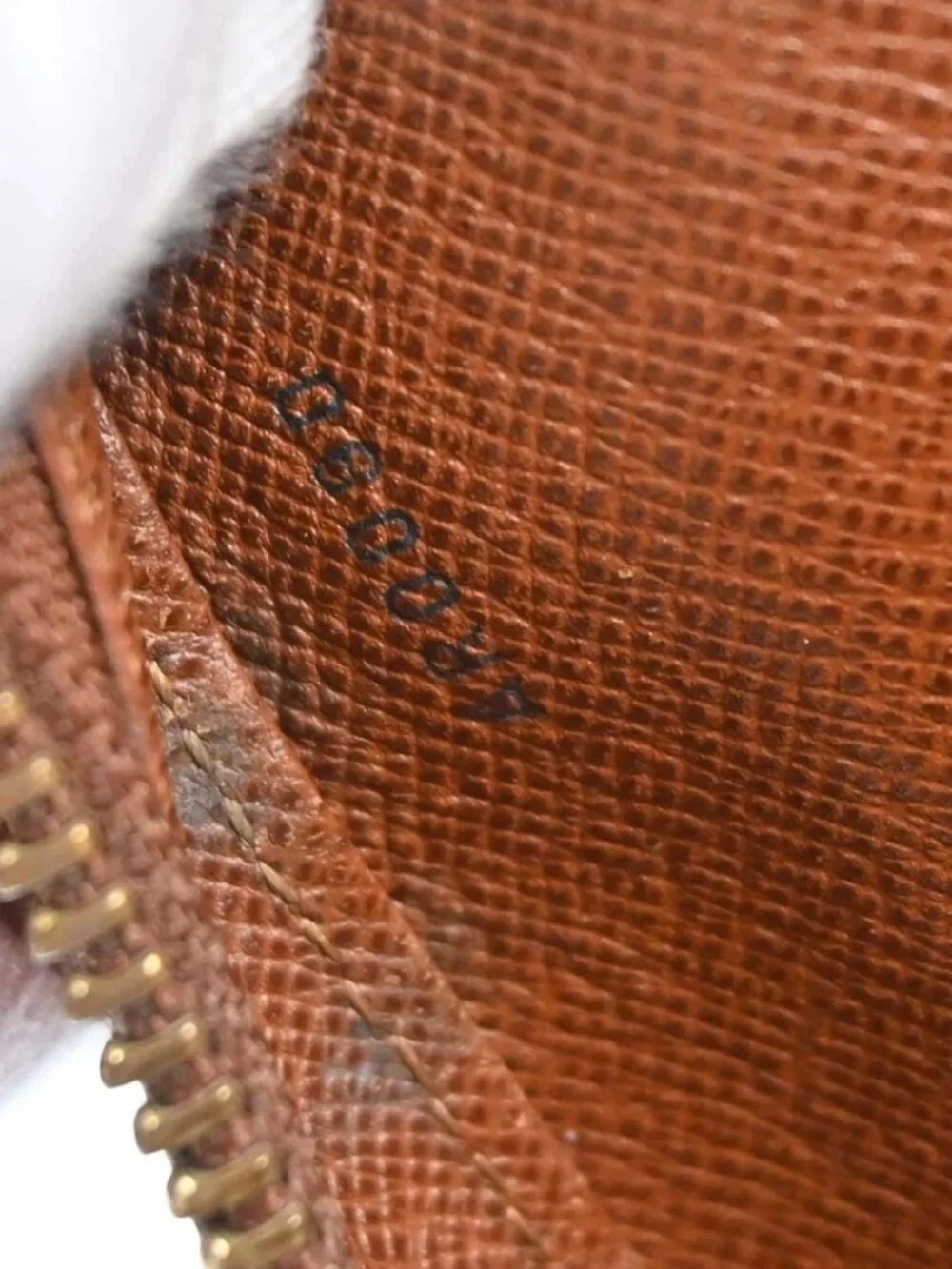 LOUIS VUITTON ORSAY CLUTCH HANDBAG MONOGRAM CANVAS